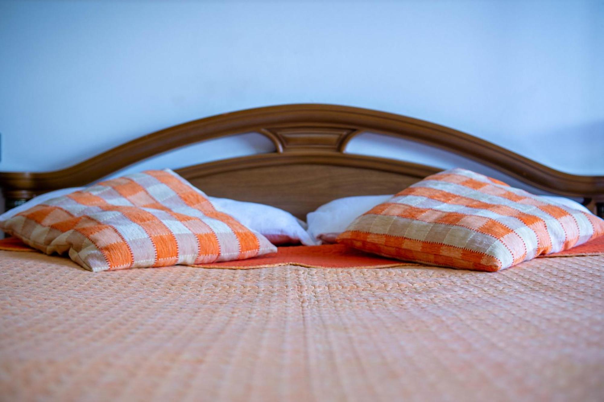 Bllok Bright Private Bedrooms With Private Bathroom On Shared Apartment Tirana Esterno foto