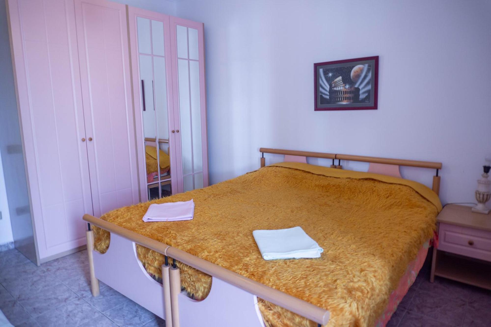Bllok Bright Private Bedrooms With Private Bathroom On Shared Apartment Tirana Esterno foto