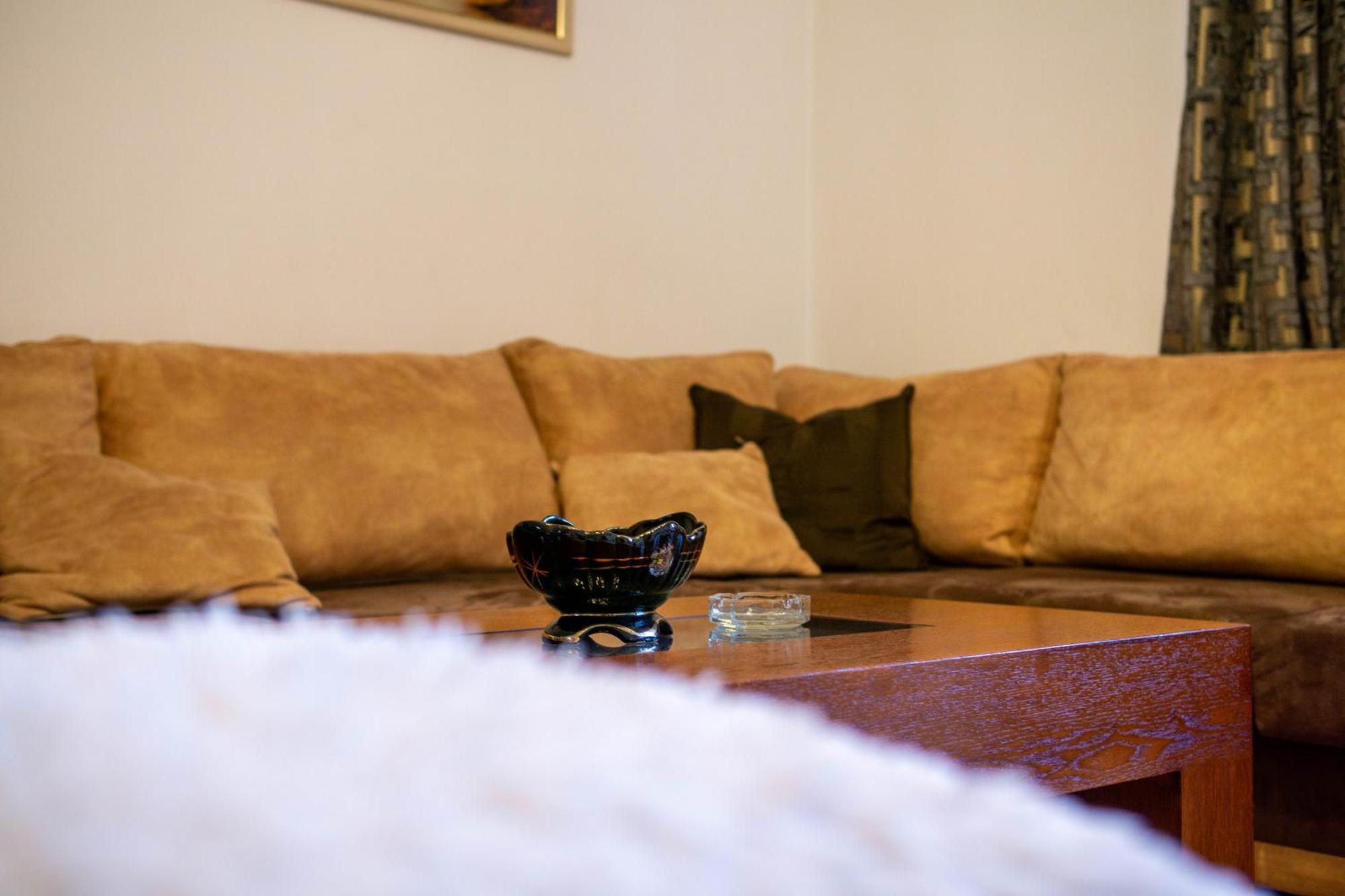Bllok Bright Private Bedrooms With Private Bathroom On Shared Apartment Tirana Esterno foto