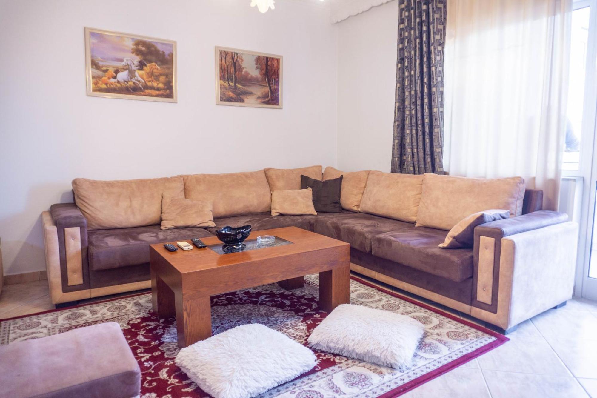 Bllok Bright Private Bedrooms With Private Bathroom On Shared Apartment Tirana Esterno foto