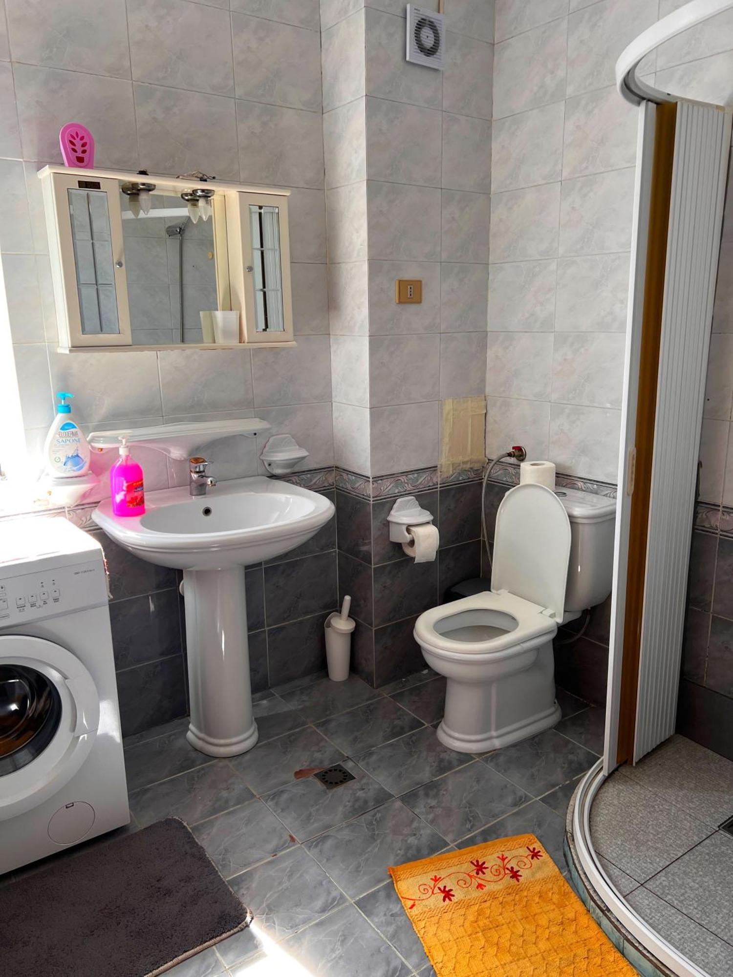Bllok Bright Private Bedrooms With Private Bathroom On Shared Apartment Tirana Esterno foto