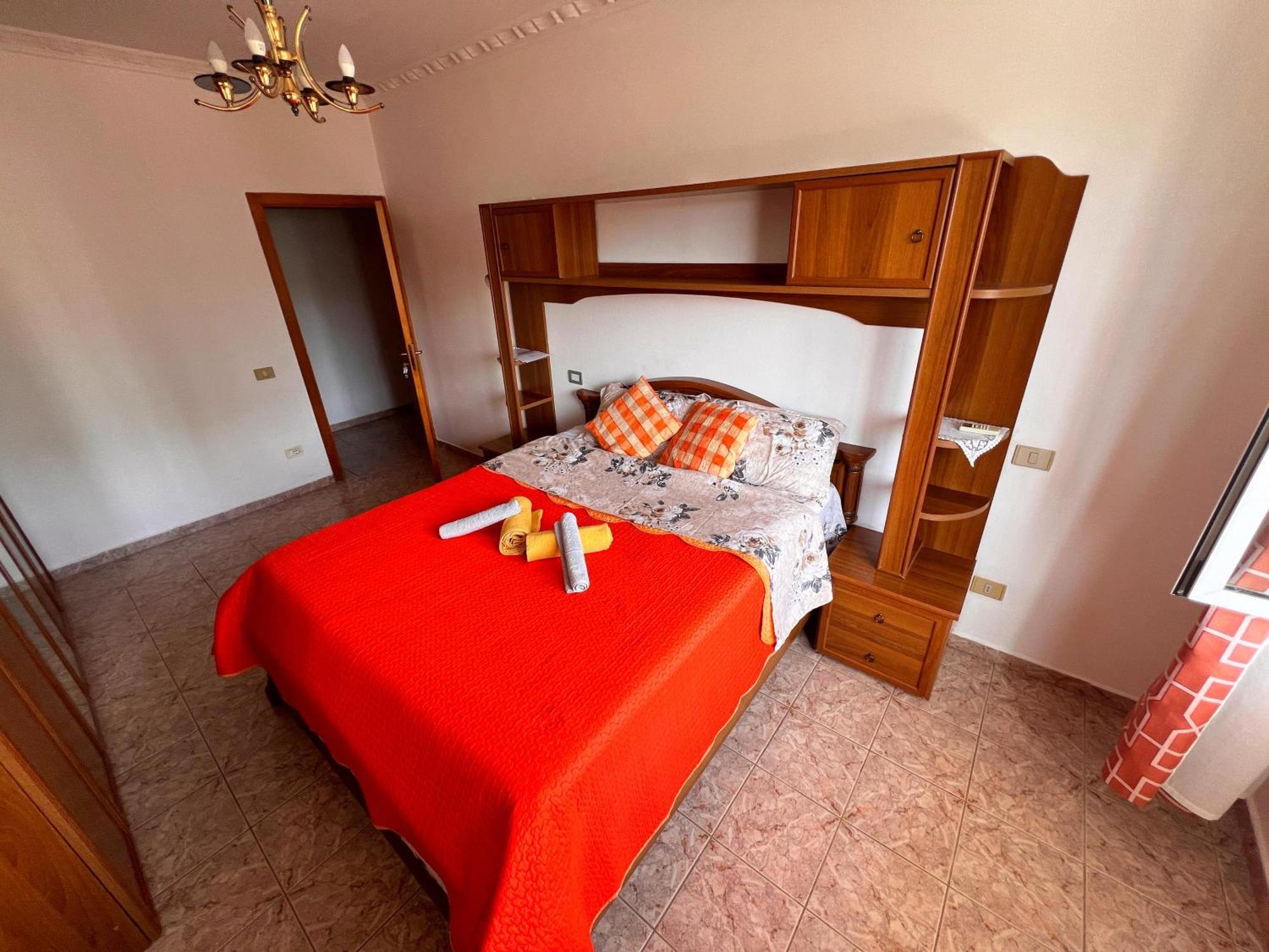 Bllok Bright Private Bedrooms With Private Bathroom On Shared Apartment Tirana Esterno foto