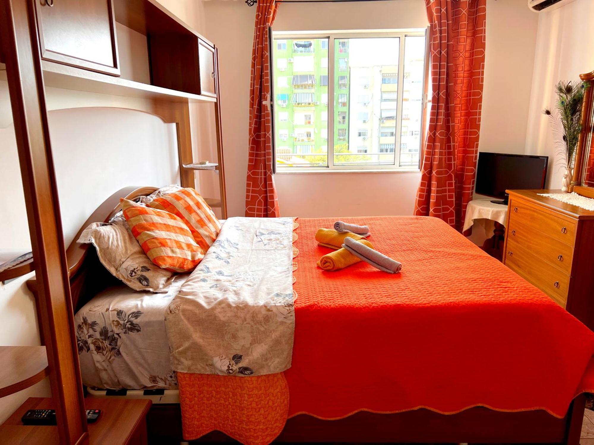 Bllok Bright Private Bedrooms With Private Bathroom On Shared Apartment Tirana Esterno foto